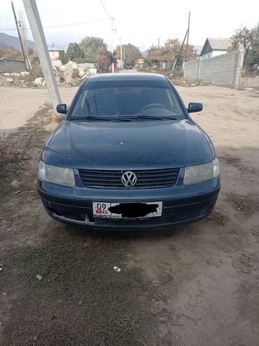 обмен с доплатой: Volkswagen Passat: 1997 г., 1.8 л, Механика, Бензин, Седан