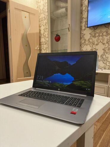 165 hz monitör: HP 470 G7 noutbuk – 17.3" böyük ekranlı, gümüşü korpuslu model