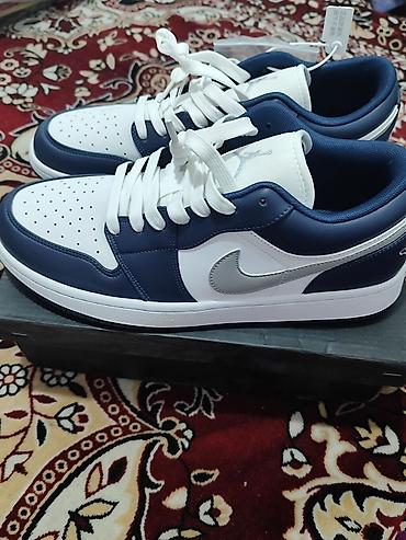 jordan 1 mid: Мужские кроссовки, 41, 42, 43, Nike, Новый, цвет - Синий, Бесплатная доставка, Самовывоз, Платная доставка — 1
