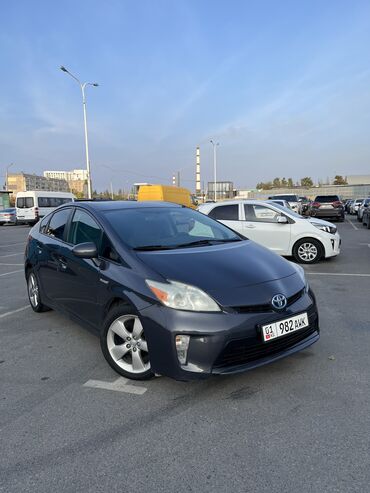 срочно продаю машину бишкек: Toyota Prius: 2015 г., 1.8 л, Вариатор, Гибрид, Хэтчбэк