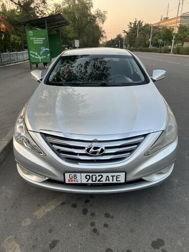 люк на камри: Автомобиль Hyundai Sonata серебристого цвета. Седан оснащен