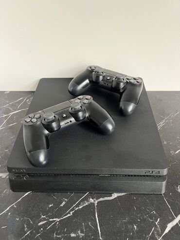 fifa 23 ps4 qiymeti: Playstation 4 üstündə battlfield1 və fifa diskləri verilir