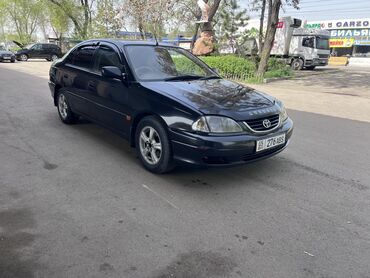 Toyota: Toyota Avensis: 2002 г., 2 л, Автомат, Бензин, Седан