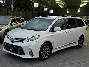 alba: Toyota Sienna: 2018 г., Автомат, Бензин — 1