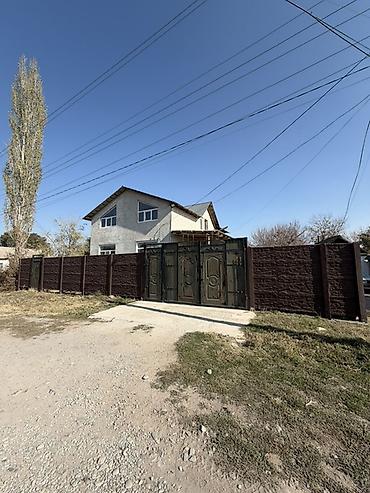 дом в ленинское: Продается частный дом с участком и капитальным ограждением. - — 2