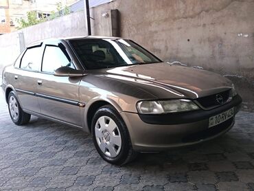 Opel: Opel Vectra: 1.8 l | 1996 il 261000 km Sedan — 12