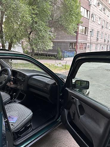 машина кузов: Volkswagen Vento: 1996 г., 1.8 л, Механика, Бензин, Седан — 10