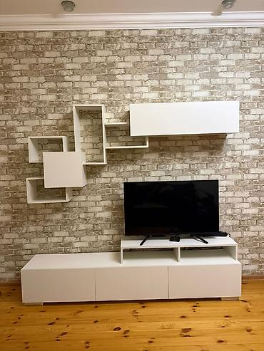 kunc dolablar: İşlənmiş, Düz TV altlığı, Polkalı, Laminat — 1