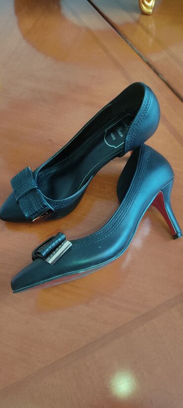 обувь из италии: Туфли 36, түсү - Кара