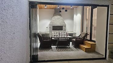 Uzunmüddətli kirayə evlər: AYLIQ KİRALIQ AİLƏVİ MODERN HƏYƏT EVİ - Plan: Geniş zal və mətbəx — 3