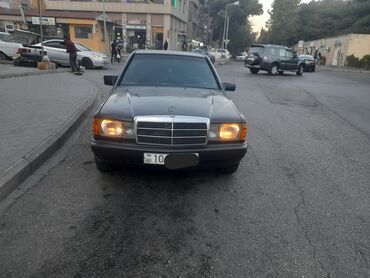 Mercedes-Benz: Mercedes-Benz 190: 1.8 l | 1992 il Sedan