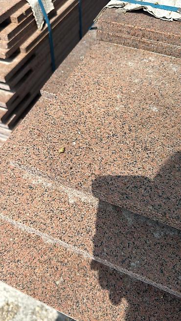 Фасадные гранитные плитки: Ангола блек Сары таш Гранит Мрамор Тан браун Онекис лабрадорит — 11