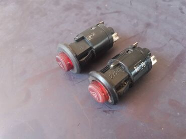 Auto delovi: Prekidač sva četri žmigavca Lada 2105,2107 Riva, Lada 2104 Karavan — 4