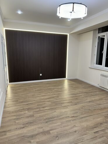 продаю двухкомнатную квартиру в бишкеке: 2 бөлмө, 82 кв. м, Элитка, 12 кабат, Дизайнердик ремонт