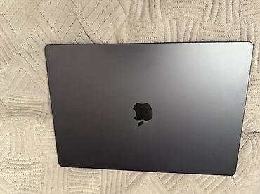 Ноутбуки Apple (MacBook): MacBook Pro 16" Конфигурация: - Чип Apple M5 Max - Оперативная память — 2