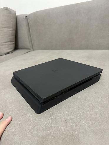 плейстейшон 4: Игровая консоль Sony PlayStation 4 Slim (черная) 500гб Комплектация — 2