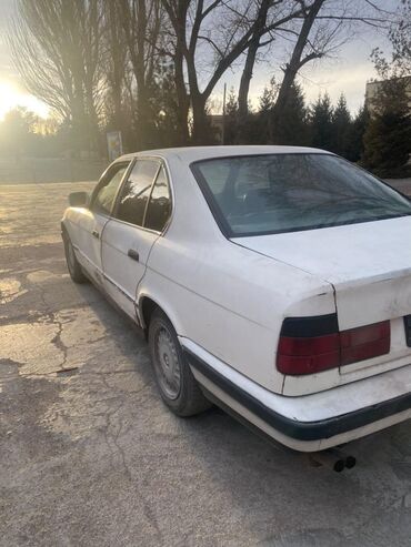 автомат авто: BMW 5 series: 1990 г., 2 л, Механика, Бензин, Седан