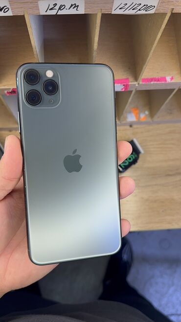 Apple iPhone: IPhone 11 Pro Max, Б/у, 256 ГБ, Защитное стекло, Чехол, 89 %