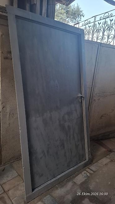 qapi sekilleri: Metal qapı – çərçivə ilə birlikdə Qalin materialdan hazirlanib,çox — 3