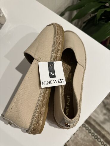 meray kee обувь производитель страна: Продаю женские мокасины/лоферы фирмы Nine West. Тканевый верх из