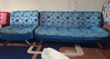 кожанная мебель: Диван-кровать, цвет - Голубой, Б/у