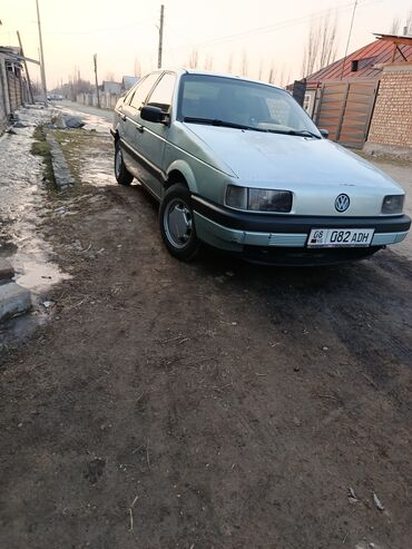 Volkswagen: Volkswagen Passat: 1991 г., 1.8 л, Механика, Газ, Седан