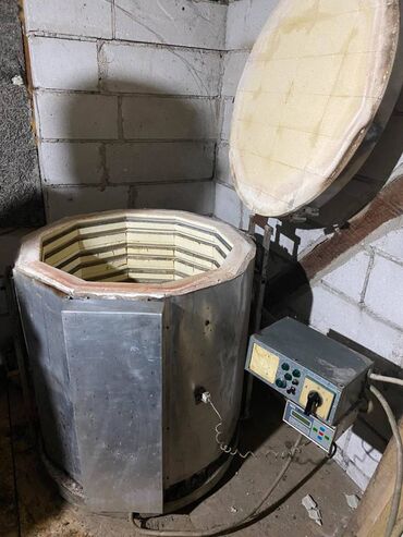 Ostali alati i mašine: 1. Peć za pećenje keramike i grnčarije Peć je zaprimine od 230l — 7