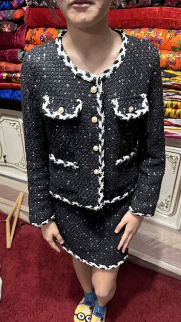 очки ретро: Женский твидовый костюм в стиле Chanel - Комплект из жакета и