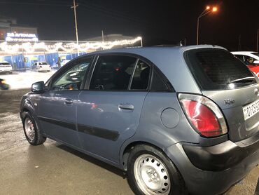 kia kupe: Kia Rio: 1.4 l | 2006 il Hetçbek