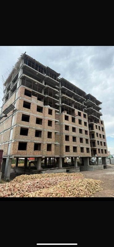 сдается квартира 6 микрорайон: 2 бөлмө, 67 кв. м, Элитка, 5 кабат, ПСО (өзү оңдоп түзөтүп бүтүү үчүн)