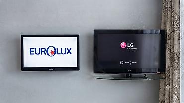 philips xenium x525: İki ədəd divara quraşdırılan televizor dəsti - Modellər: LG (sağda) — 1