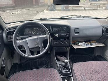 Volkswagen: Volkswagen Passat: 1992 г., 2 л, Механика, Бензин, Универсал — 7