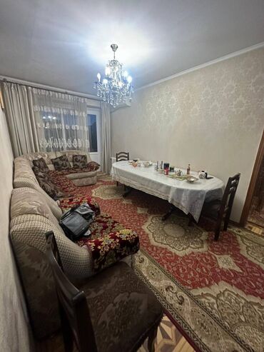 киевская исанова: 3 комнаты, 65 м², Индивидуалка, 5 этаж, Старый ремонт