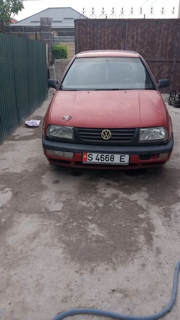 на опель вектра а: Продается автомобиль Volkswagen Jetta в красном цвете. Этот седан