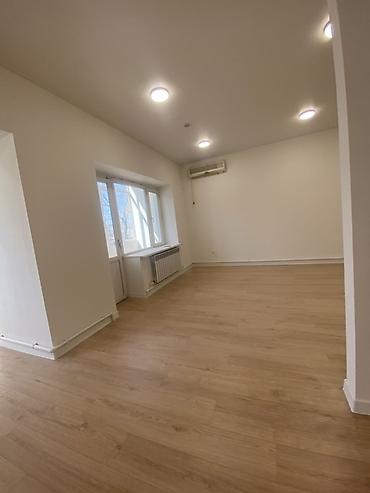 Аренда ангаров: СДАЁТСЯ КОММЕРЧЕСКОЕ ПОМЕЩЕНИЕ — 539 м² ПЕРВАЯ ЛИНИЯ, Бульвар Эркиндик — 26