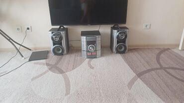 калонка музыкальный центр: Музыкальный центр Sony с двумя колонками, центральным блоком и