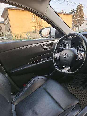 Renault: Renault : 2018 г., 2 л, Вариатор, Газ, Седан — 10