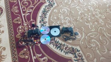 PS2 & PS1 (Sony PlayStation 2 & 1): Playstation 2 Satılır Ideal veziyyetde uzerinde 3 dene disk 2 oyun
