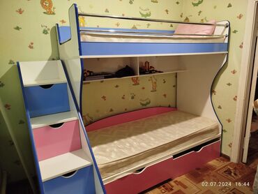 корпусной мебель: Двухъярусная кровать, Для девочки, Для мальчика, Б/у