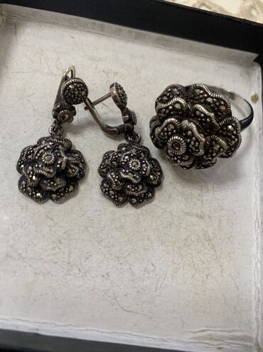 qizil halqa qolbaqlar: Dəstə daxildir: Üzük, Gümüş