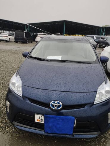 Toyota: Toyota Prius: 2015 г., 1.8 л, Гибрид, Универсал