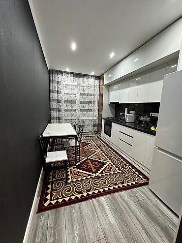 Посуточная аренда квартир: Уютная 2-комнатная квартира люкс-класса в самом сердце города! Цена — 3