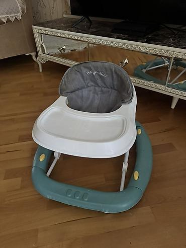 baby walker: Uşaq gəzirici – “Babywalker” Ehtiyaci olana pulsuz verilir - Rəng: ağ — 1