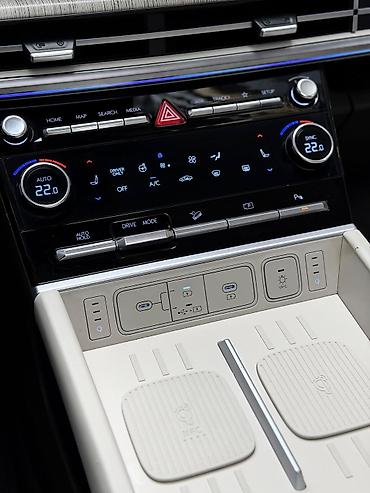 возможен в обмен: Hyundai Santa Fe: 2024 г., 1.6 л, Робот, Электромобиль, Внедорожник — 3