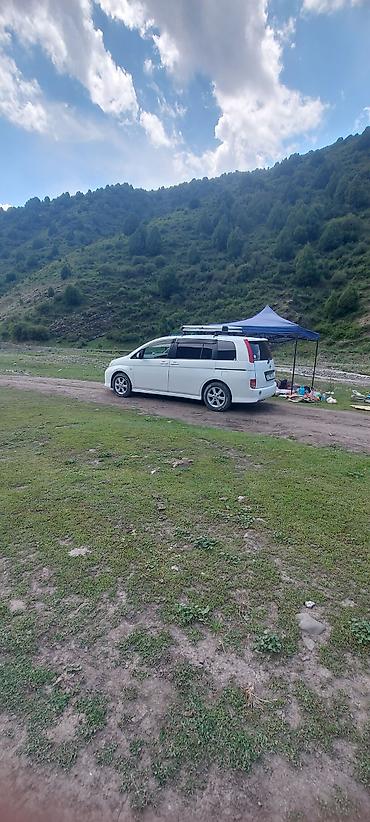 rd 1: Toyota Isis: 2005 г., 2 л, Автомат, Бензин, Минивэн — 4