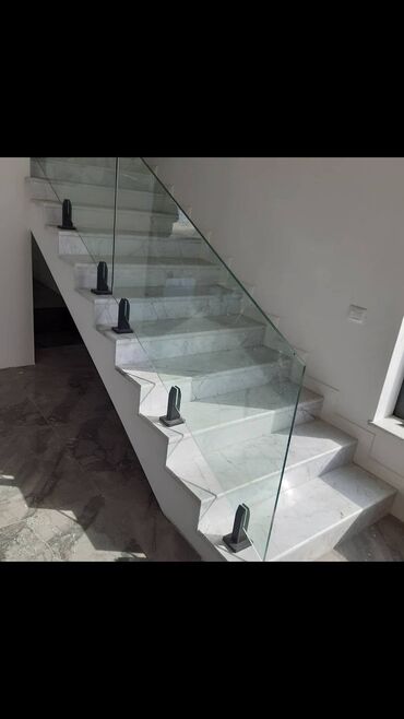 Pilləkən məhəccərləri: Mərmər pilləkənlər və eyvanlar üçün müasir məhəccər sistemləri - — 11