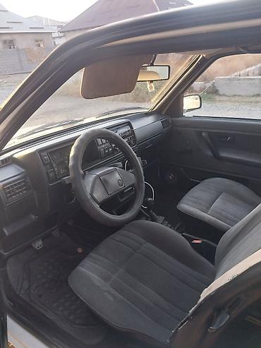 разбитые авто: Volkswagen Golf GTI: 1991 г., 1.3 л, Механика, Бензин, Купе — 6