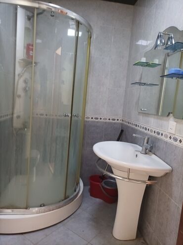 Uzunmüddətli kirayə mənzillər: Gənclik metrosuna yaxın yeni tikili evə oğlan otaq yoldaşı axtarılır — 8