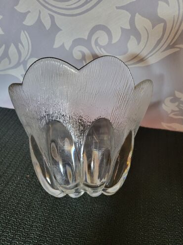 Činije: Cinija nemacka usnama duvano staklo iz 70ih.god. Cinija je — 13