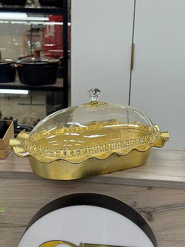 Элегантная сервировочная вазa/блюдо с прозрачным куполом - Материал